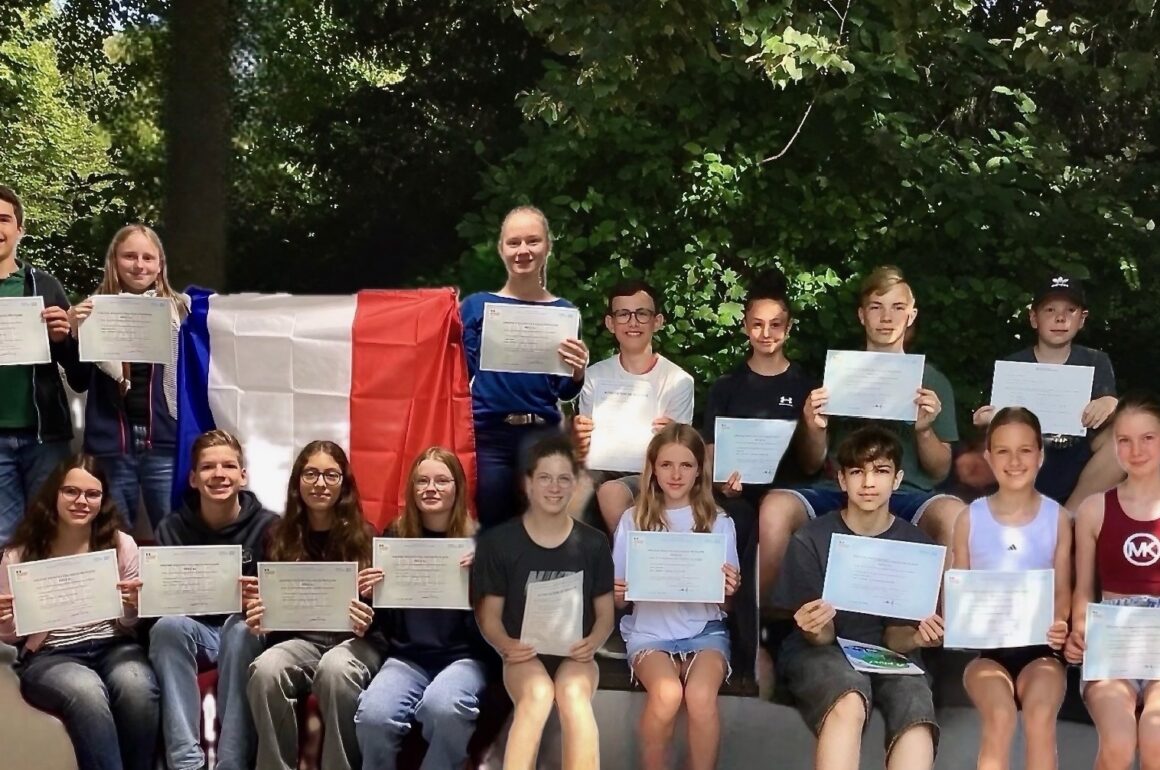 Diplôme d’Études en Langue Française: DELF A1 & A2 erfolgreich absolviert